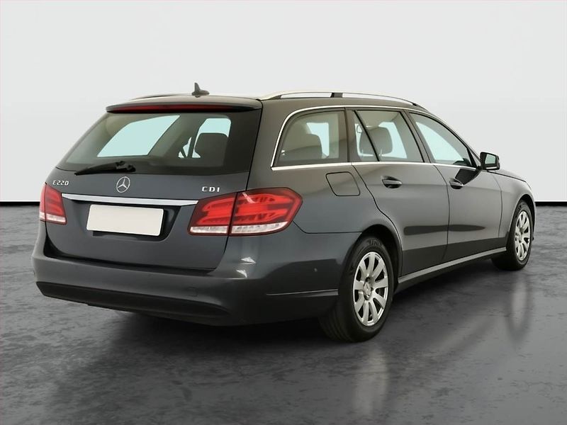 Mercedes-Benz Třídy E (2013) Elegance E 220 CDI, Automat - fotka 5 z 20