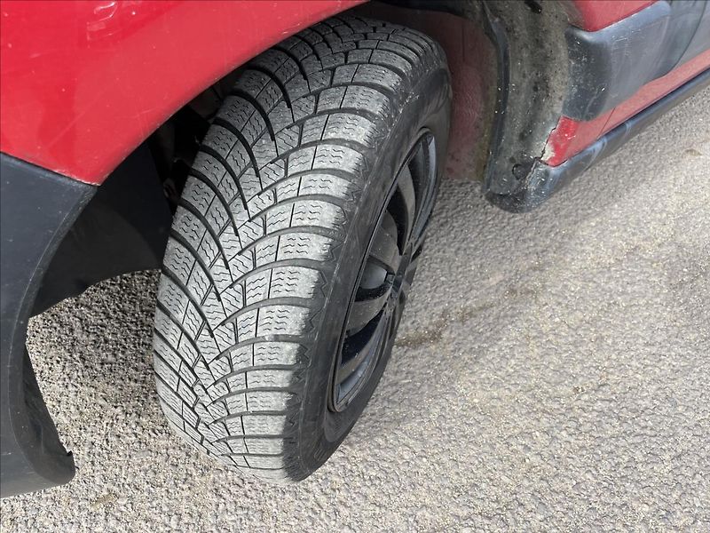 Citroën Berlingo 1,4 i TAŽNÉ STK 2/27 - fotka 27 z 31