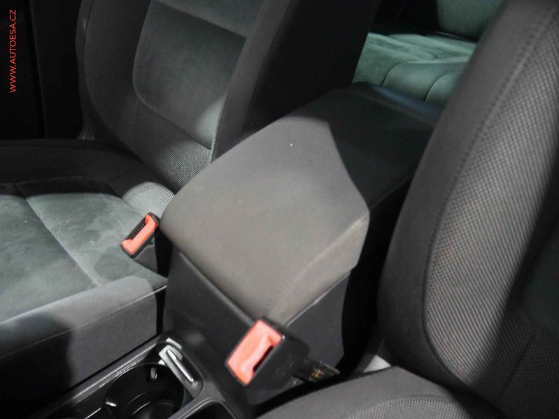 Volkswagen Tiguan (2011) 2.0TDi 4x4, ČR, Klima - fotka 19 z 22