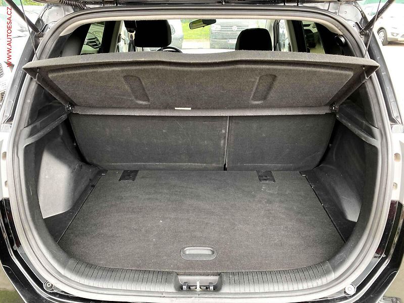 Hyundai ix20 (2014) 1.6CVVT, 1.maj,ČR, AC, park - fotka 7 z 15
