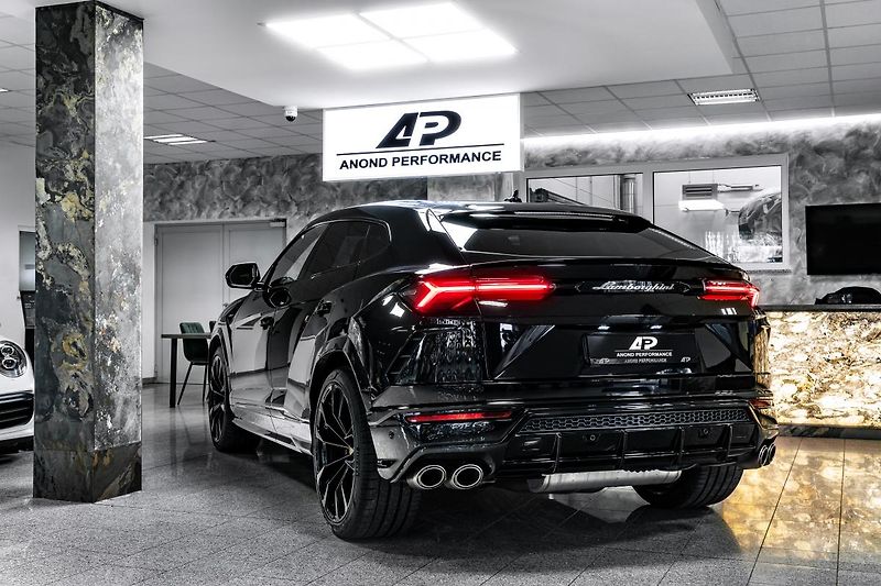 Lamborghini Urus B&O/23