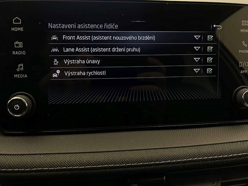 Škoda Fabia 1.0 TSI Top selection - fotka 15 z 28