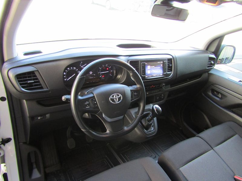 Toyota ProAce (2023) 1,5 D-4D 88 KW - fotka 5 z 26
