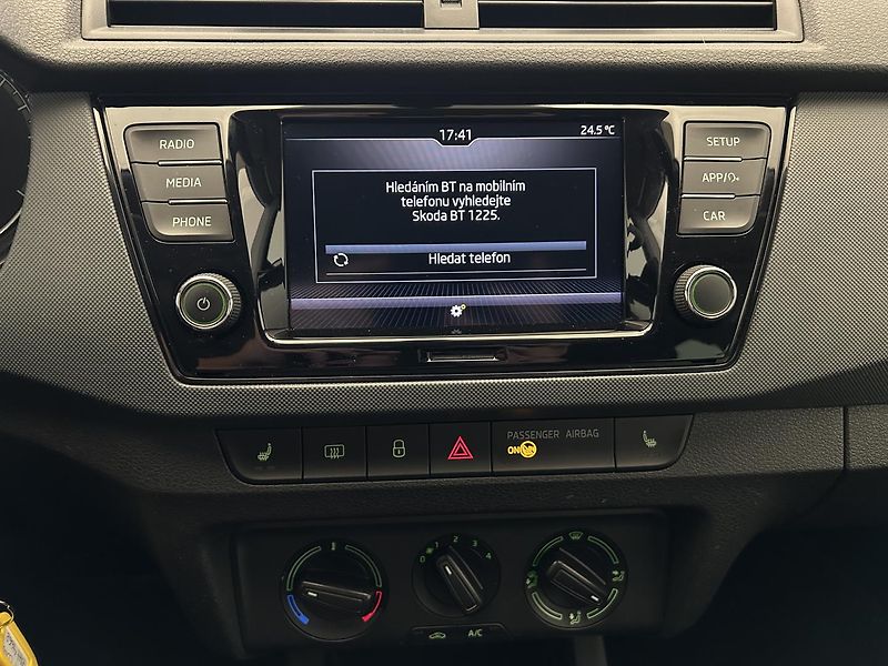 Škoda Fabia 1.0 TSI Active Plus - fotka 10 z 21