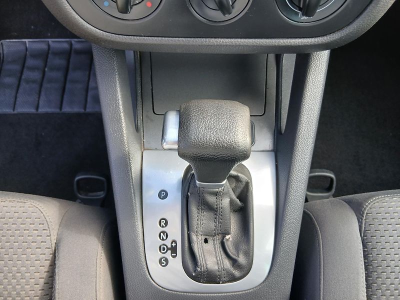 Volkswagen Golf 1.6i, GT Look, automat - fotka 21 z 31