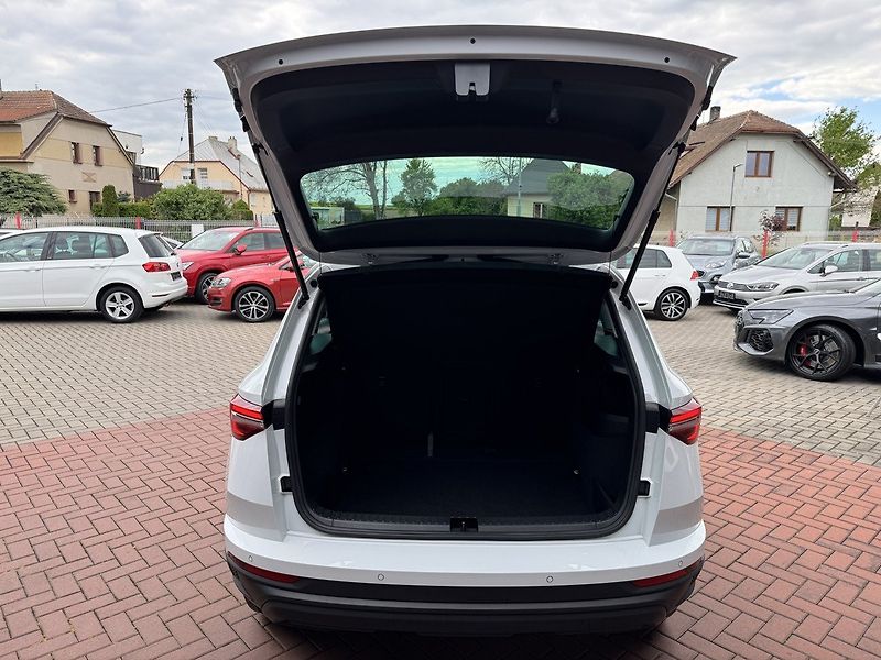 Škoda Karoq (2023) 1.5TSi LED Navi Kamera Virtual - fotka 22 z 48