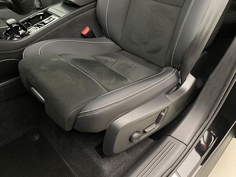 Volvo XC40 B4 AWD DARK PLUS AUT CZ - fotka 25 z 58