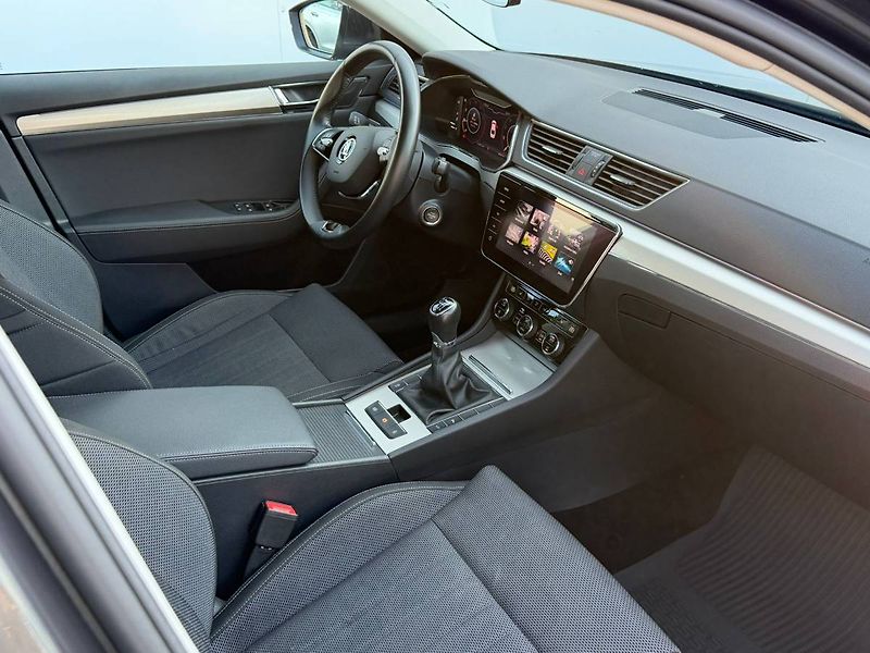 Škoda Superb Style 1,5 TSI 110 kW 6° MP - fotka 6 z 32