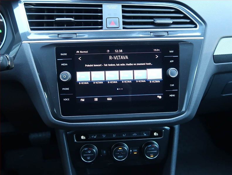 Volkswagen Tiguan (2020) R-Line 2.0 TDI - fotka 12 z 19