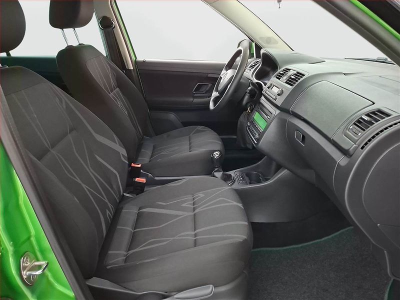 Škoda Fabia (2013) 1.2 TSI, Park. senzory - fotka 9 z 14