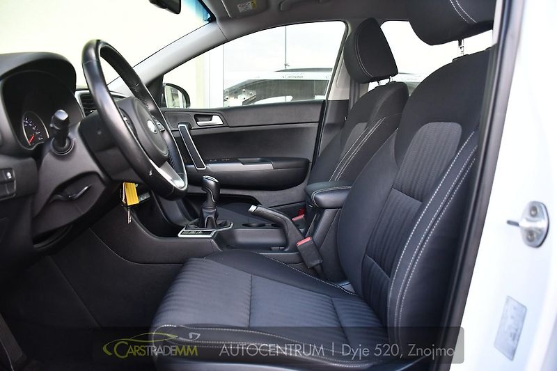 Kia Sportage 1.6CRDi NAVI KAMERA CARPLAY - fotka 9 z 38