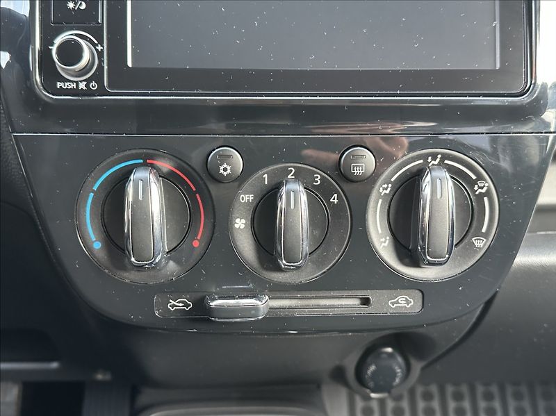 Mitsubishi Space Star 1,2 71PS  Invite A/T - fotka 26 z 53