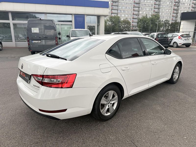 Škoda Superb 2.0 TDi 110kw - fotka 6 z 29