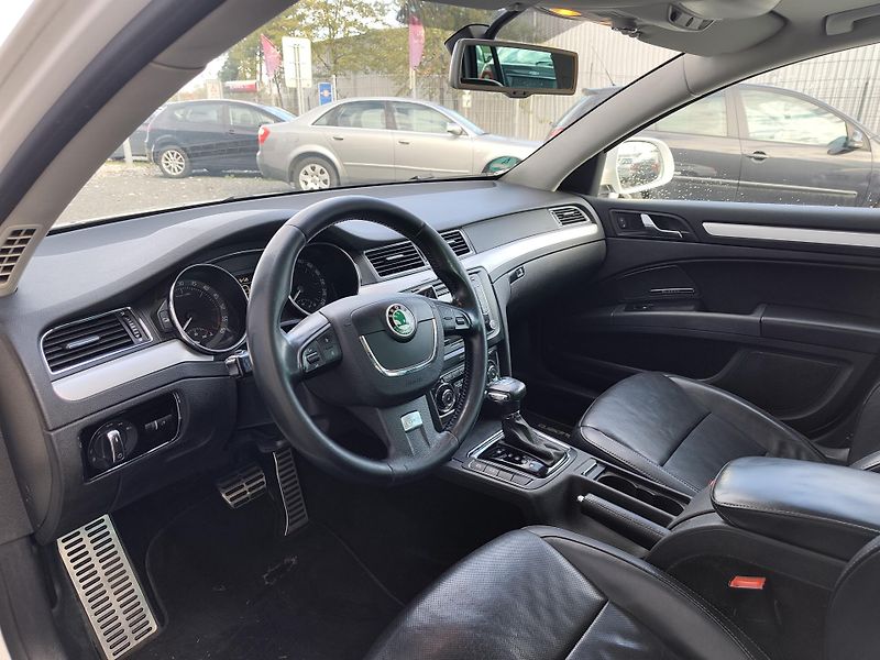 Škoda Superb - fotka 11 z 18
