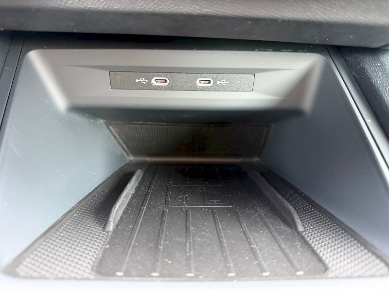 Seat Leon (2024) FR 1.5 TSI 110kW SP - fotka 29 z 35