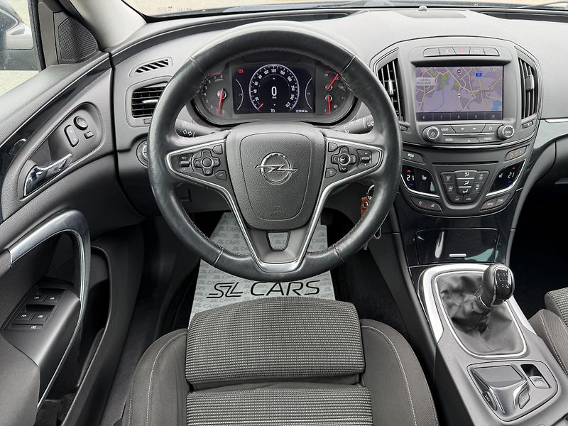 Opel Insignia 1.6 SIDI XENON NAVIGACE TAŽNÉ - fotka 13 z 48