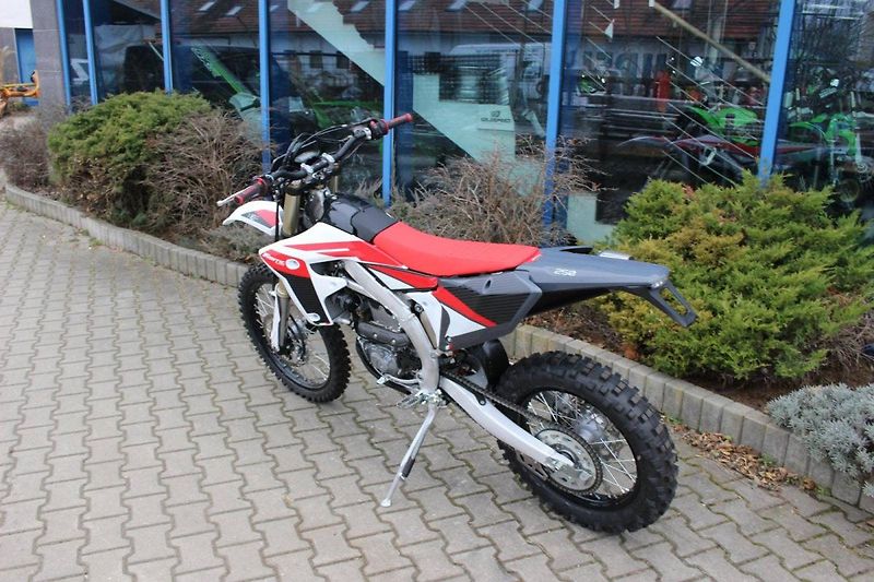 Fantic XEF 250 (2023) AKCE NAJEO POUZE 6 MTH - fotka 4 z 6