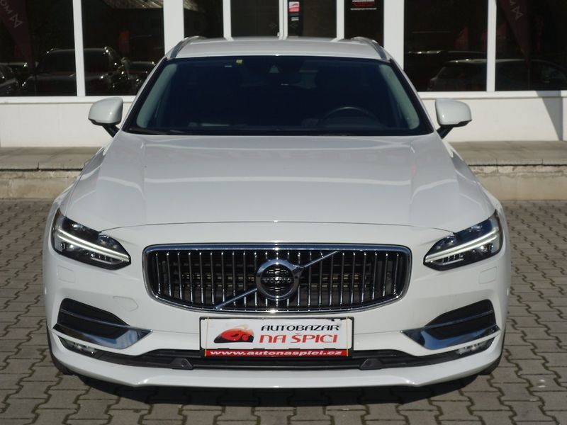 Volvo V90 (2017) 2.0D4 140kW INSCRIPTION -1.MAJ - fotka 9 z 47