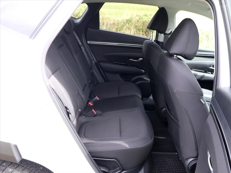 Hyundai Tucson 1,6 T-GDI 110 kW Smart Aut. DP - fotka 13 z 33