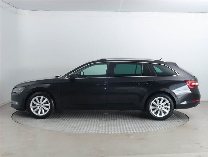 Škoda Superb (2016) Style 2.0 TDI, Automat, Navi - fotka 3 z 19