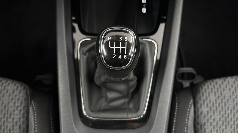 Škoda Octavia 2.0 TDI Style Combi - fotka 22 z 25