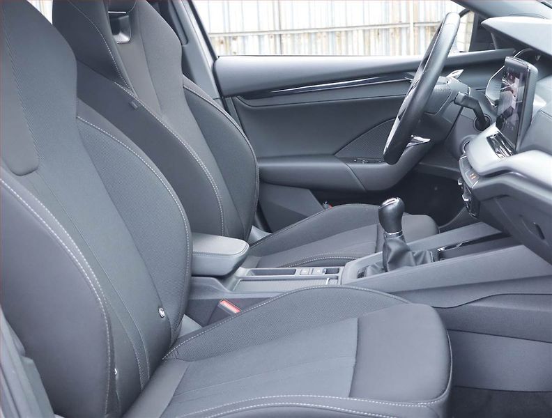 Škoda Octavia (2022) Ambition 1.0 TSI, Serv.kniha - fotka 9 z 21