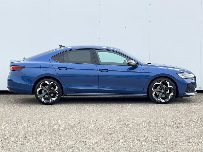 Škoda Superb (2025) DSG 2.0 TDI / 110kW / SPORTLIN - fotka 8 z 35