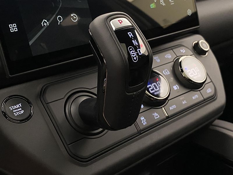 Land Rover Defender (2026) OCTA BLACK AWD AUT - fotka 37 z 81