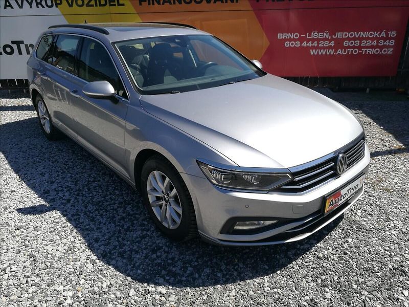 Volkswagen Passat 2,0 TDI DSG - fotka 2 z 24