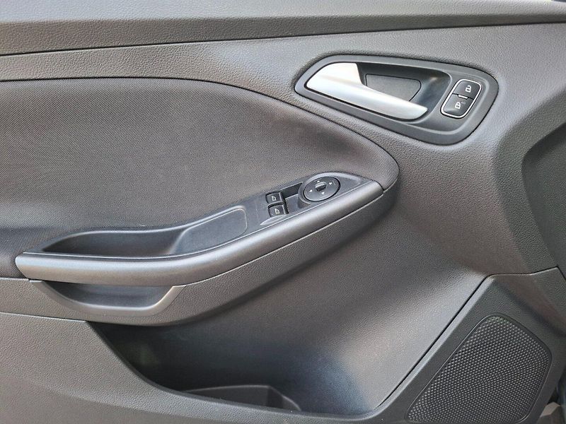 Ford Focus (2016) 1.0EB 74kW TREND -NOVÉ V ČR - fotka 16 z 26