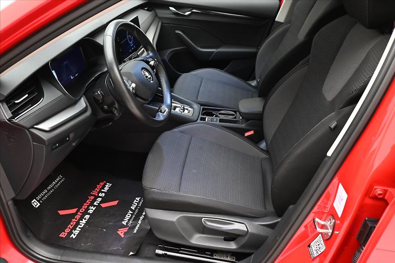 Škoda Octavia 2,0 110kW DSG Ambition Záruka - fotka 13 z 30