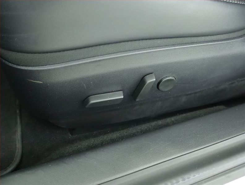 Tesla Model 3 (2019) Std Range Plus 55kWh, SoH 79% - fotka 17 z 22