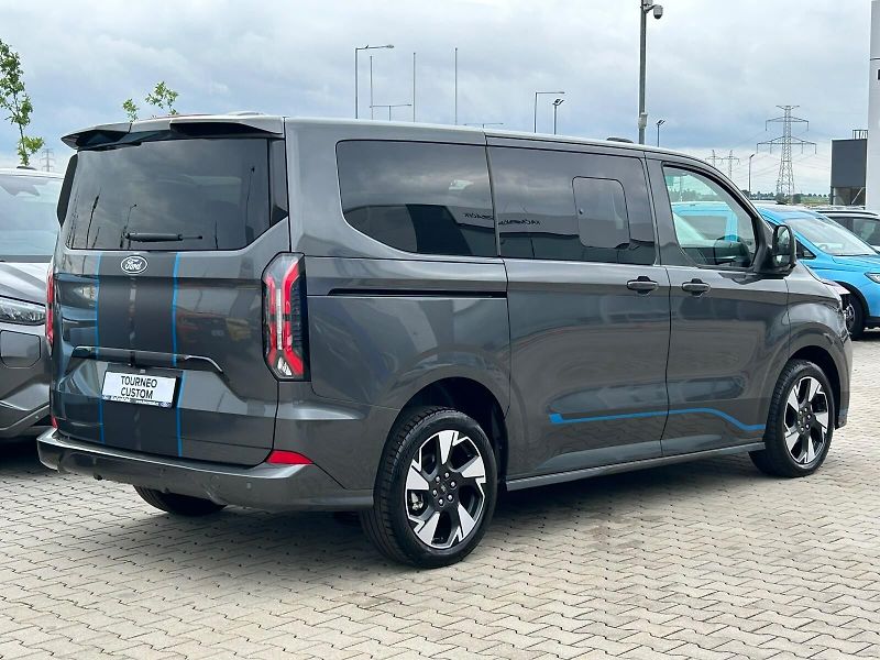 Ford Tourneo Custom (2025) Sport L1, Tourneo, 2.0 EcoBlue - fotka 5 z 19