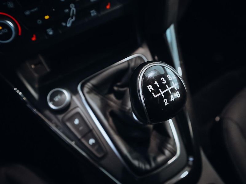 Ford Focus 1.5 EcoBoost Titanium - fotka 14 z 23