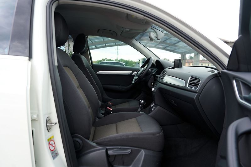 Audi Q3 2.0 TDI Quattro/automat/180 PS - fotka 26 z 38