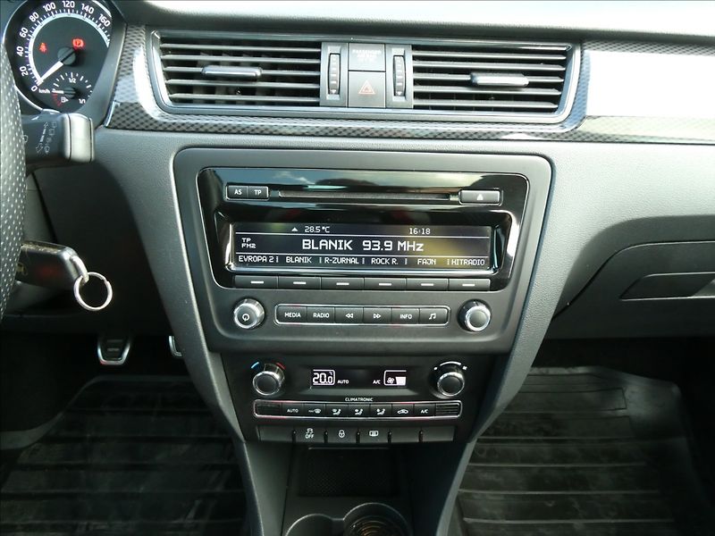 Škoda Rapid 1,2 TSi 77kW MONTE CARLO,2xkol - fotka 32 z 43