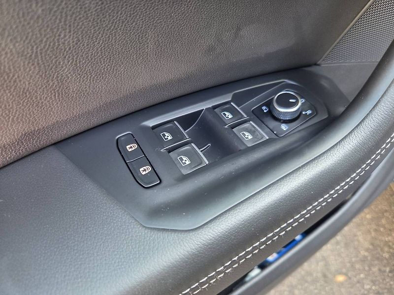 Volkswagen Touareg (2024) 3.0 TDI DSG - fotka 14 z 51