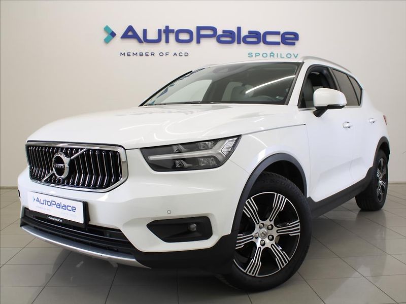 Volvo XC40 2,0 T4 140kW Insc. H/K 1.maj.Č - fotka 1 z 23