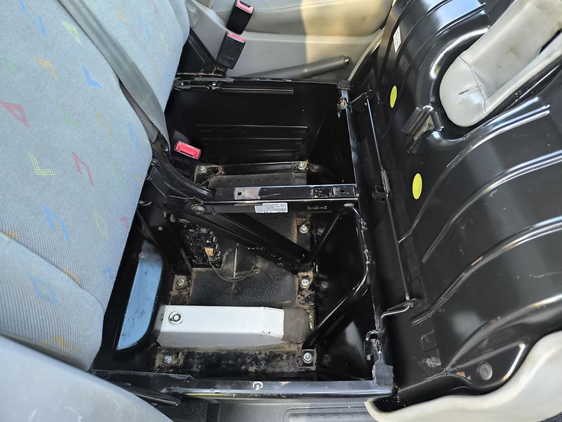 Volkswagen Transporter (2004) 1.9 TDI SERVISNÍ KN.DOL. KM - fotka 29 z 42