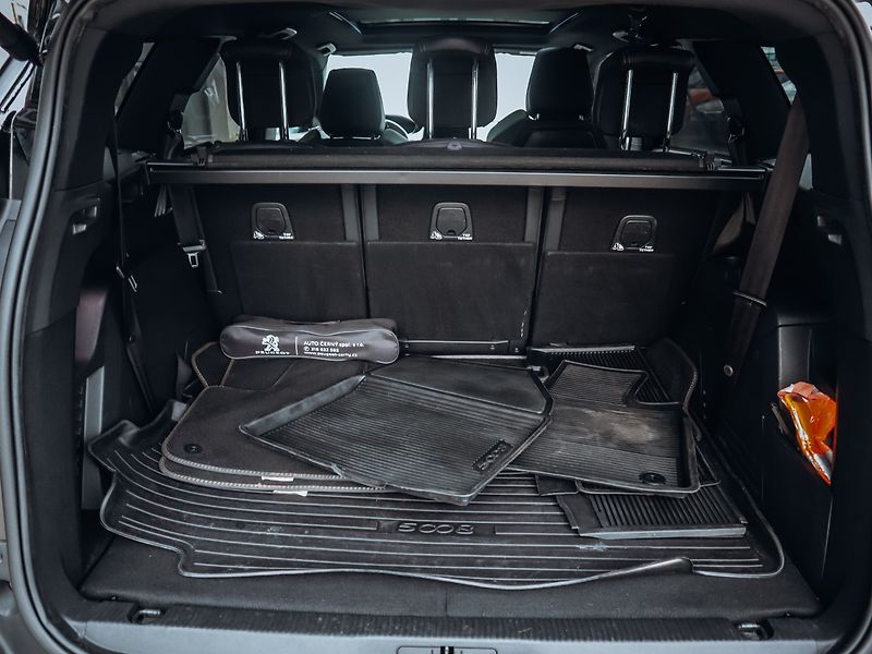 Peugeot 5008 2.0 BlueHDi EAT8 GT Line - fotka 12 z 32