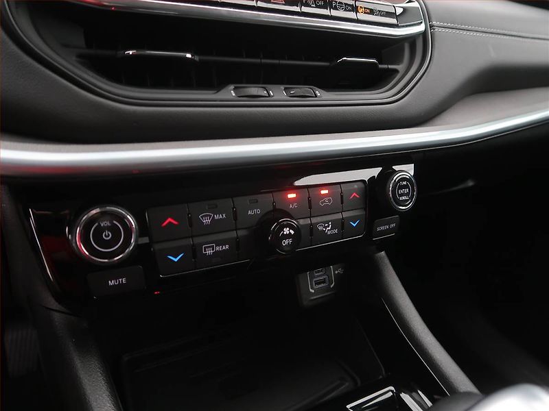 Jeep Compass (2021) 1.3 T-GDI - fotka 16 z 17