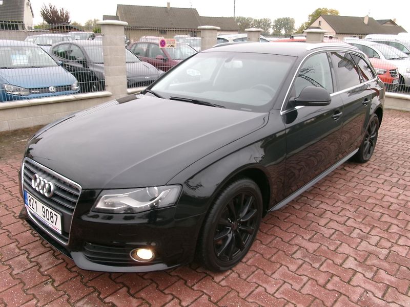 Audi A4 (2008) 2,0TDI AC TEMP VÝHŘEV ALU - fotka 2 z 31