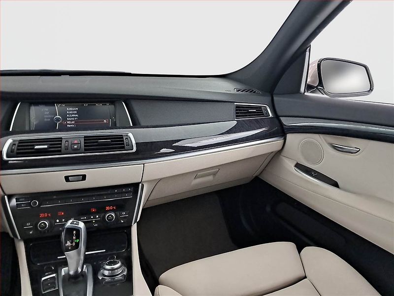 BMW Řada 5 (2010) 530d xDrive GT, 4X4, Automat - fotka 8 z 24