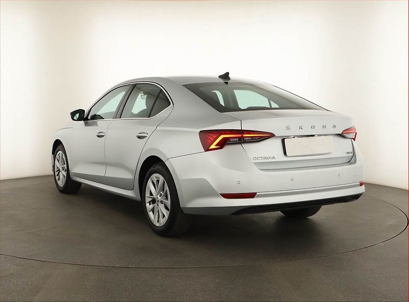 Škoda Octavia (2021) Style 1.5 TSI e-tec - fotka 4 z 14