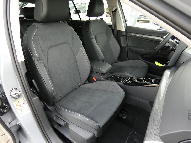 Volkswagen Golf Variant Style 2,0 TDI 110 kW 7 - fotka 22 z 30