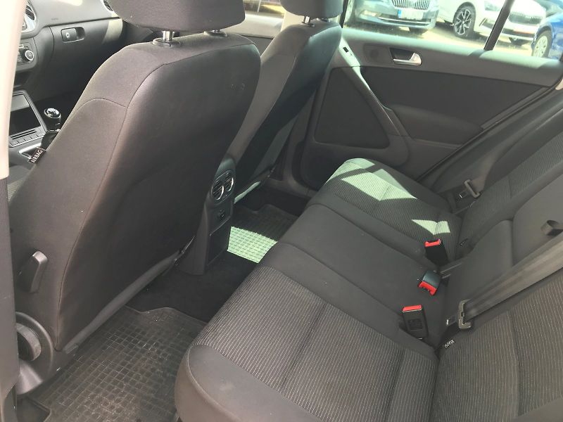 Volkswagen Tiguan (2021) 2,0 TDI 4Motion - fotka 14 z 22