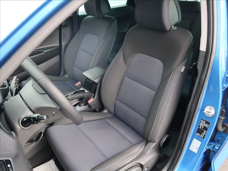 Hyundai Tucson 2,0 CRDi,100kW,1majČR,4x4,S.kn - fotka 10 z 31