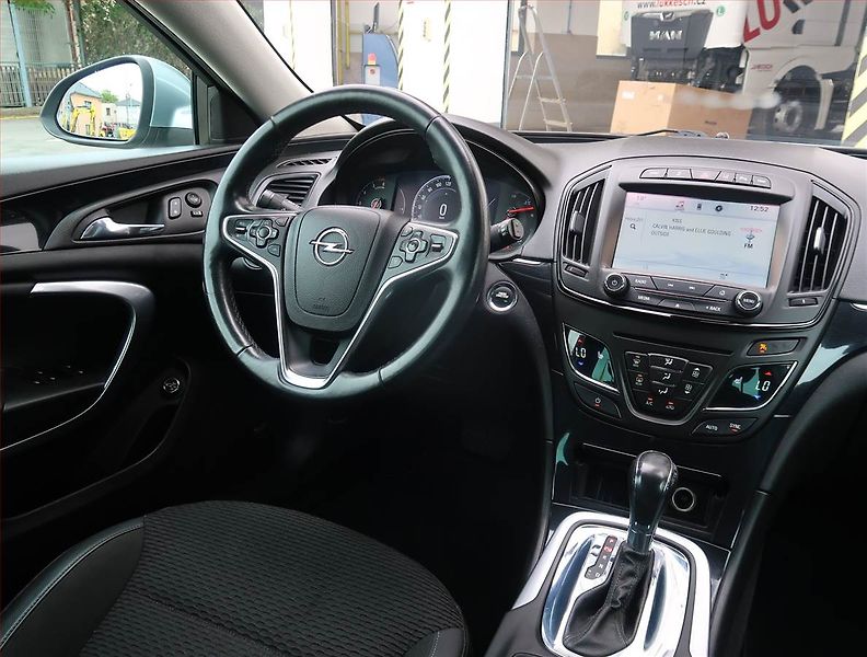 Opel Insignia (2015) 2.0 BiTurbo CDTI, Automat - fotka 7 z 23