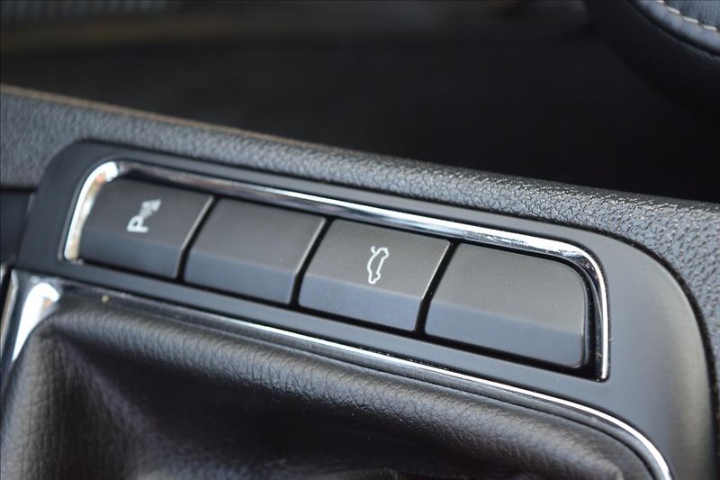 Škoda Superb 2,0 TDI 125KW TOP VÝBAVA ALU - fotka 47 z 50