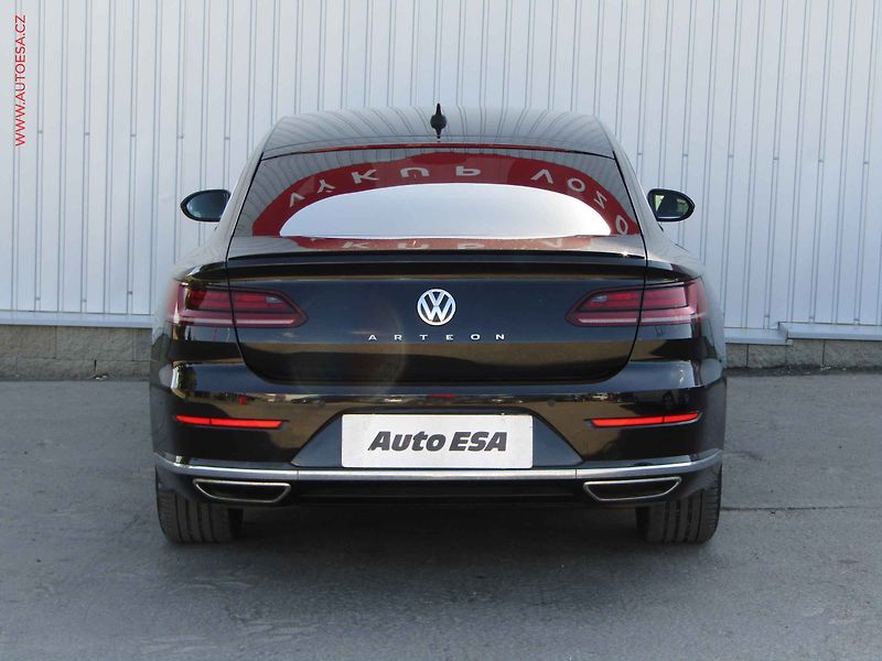 Volkswagen Arteon (2019) 2.0 TSI, ČR, R-Line, DSG - fotka 5 z 22